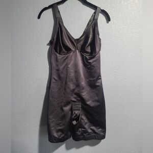 Womans oe piece girdle shapewear